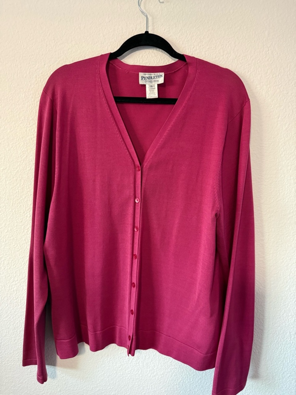 PENDENTLON Women's Raspberry Button-Front V-Neck Cardigan 82% Silk S2